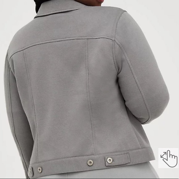 🎉🎉NWT🎉🎉Torrid Gray Shacket 🎉🎉Soft and Comfy!! 🌺 - Picture 2 of 7